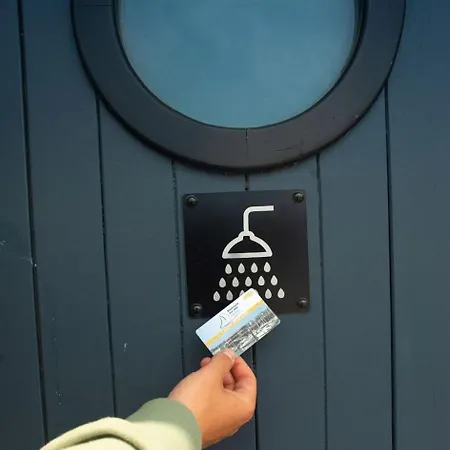 Voilier Dame Des Lys A Deux Pas De Nausicaa Botel