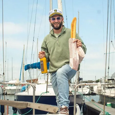 Voilier Dame Des Lys A Deux Pas De Nausicaa