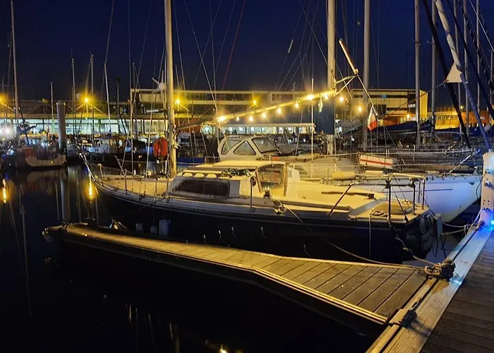 Voilier Dame Des Lys A Deux Pas De Nausicaa Botel Boulogne-sur-Mer