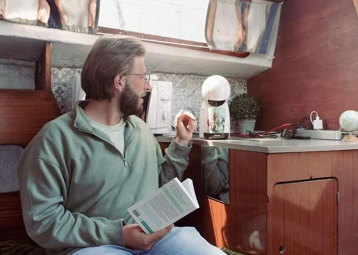 Voilier Dame Des Lys A Deux Pas De Nausicaa Botel